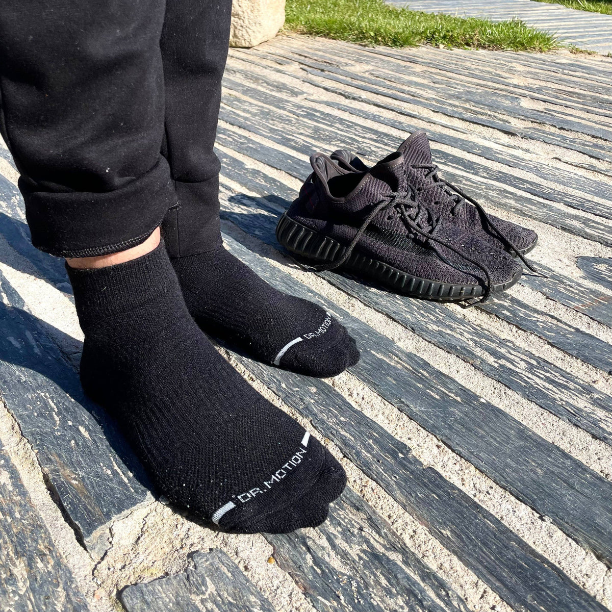 Dr. Motion/Solid | Quarter Compression Socks For Men