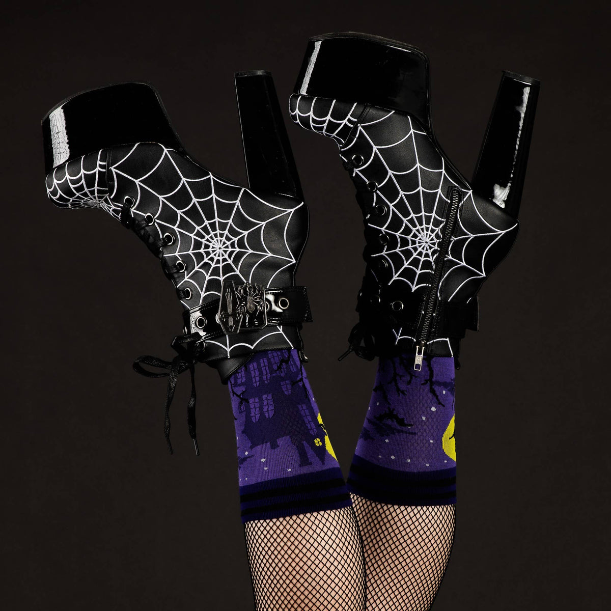 Foot Clothes/Haunted House Crew Socks
