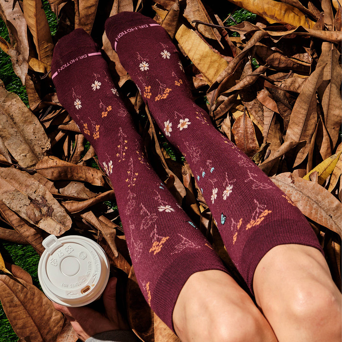 Dr. Motion/ALPINE GARDEN | KNEE-HIGH COMPRESSION SOCKS FOR WOMEN