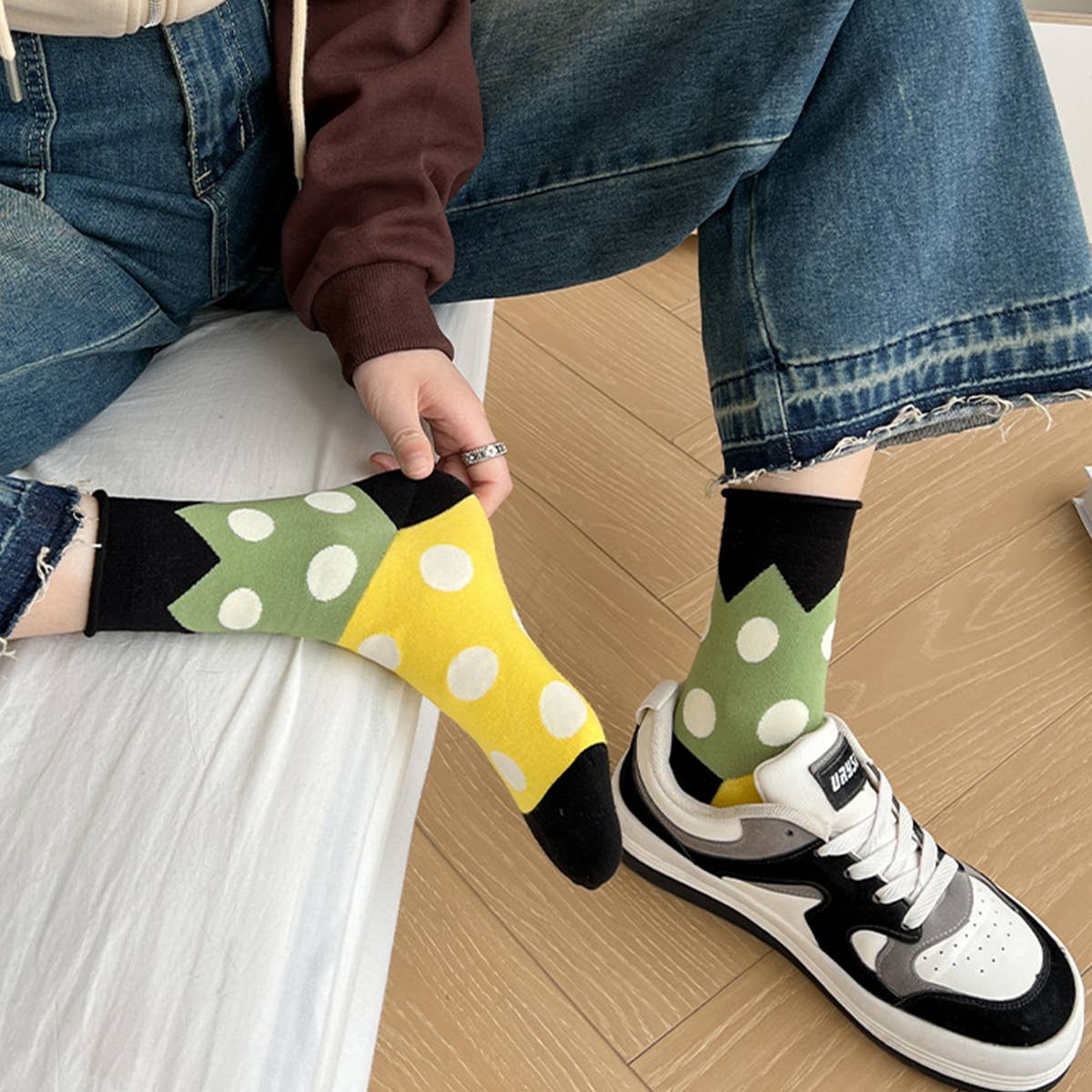 Yuppie Sox ALL-SEASON PURE COTTON MID-TUBE POLKA DOT SOCKS