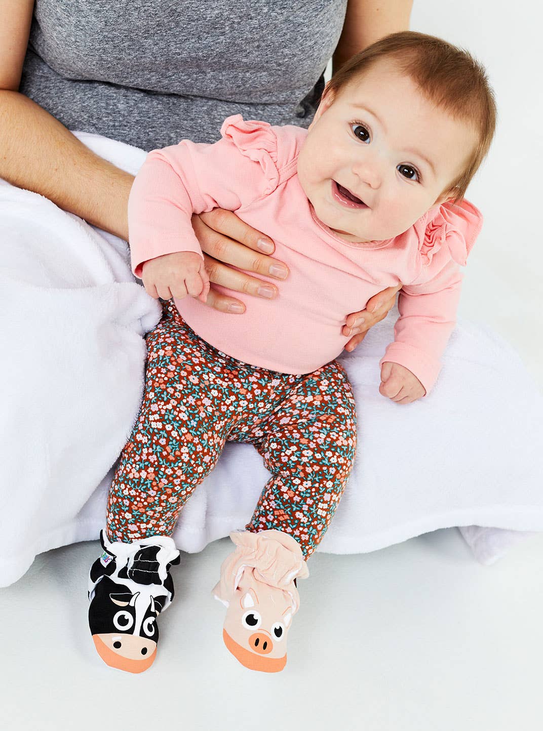Pals/Calf & Piglet Mismatched Non-Slip Baby Booties