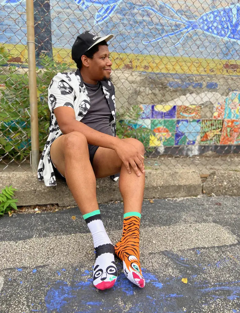 Pals/Tiger & Panda Fun Mismatched Socks for Adults
