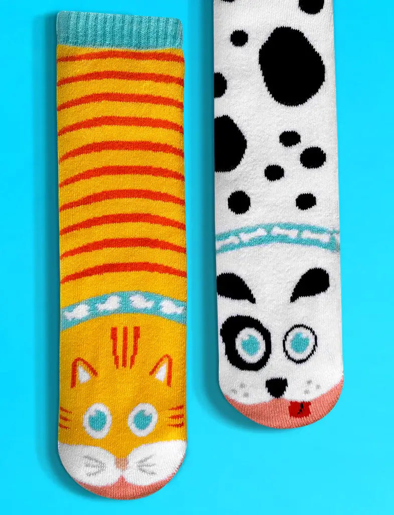Pals/Cat & Dog Fun Mismatched Socks for Adults