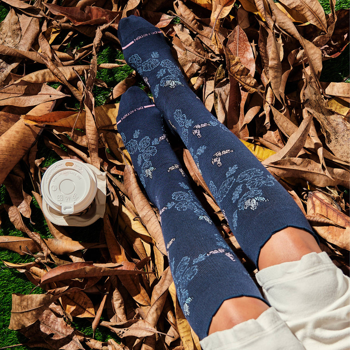 Dr. Motion/WHIMSICAL BUTTERFLIES | KNEE-HIGH COMPRESSION SOCKS WOMEN