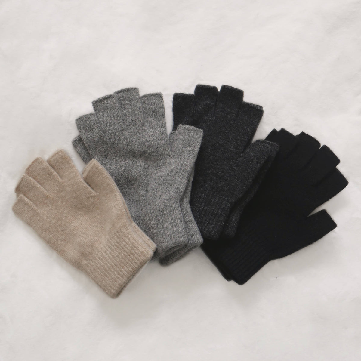 ELMNTL/Fingerless Wool Gloves