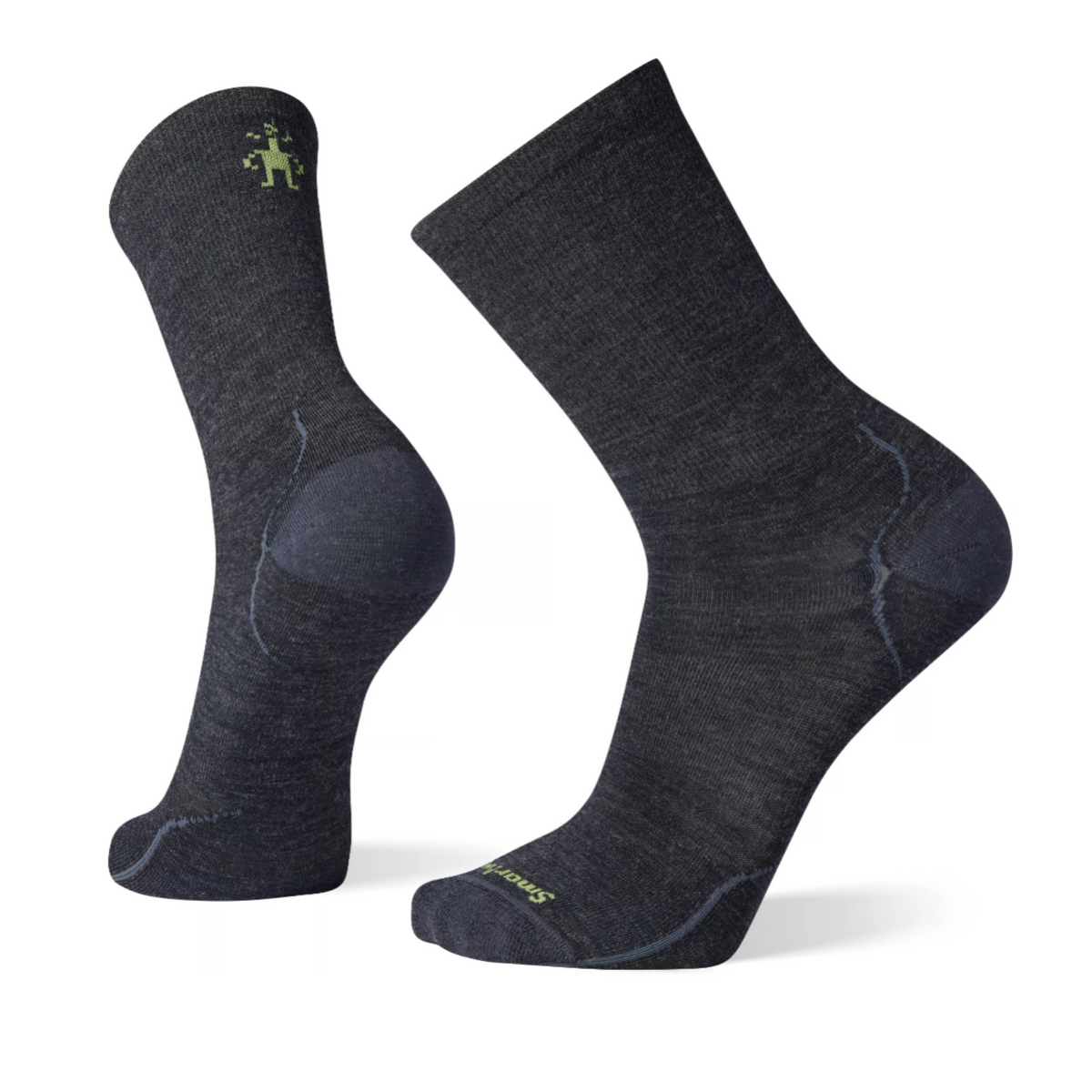 Smartwool Everyday Anchor Line Zero Cushion men&#39;s crew sock featuring all over charcoal color. Sock on display feet. . 
