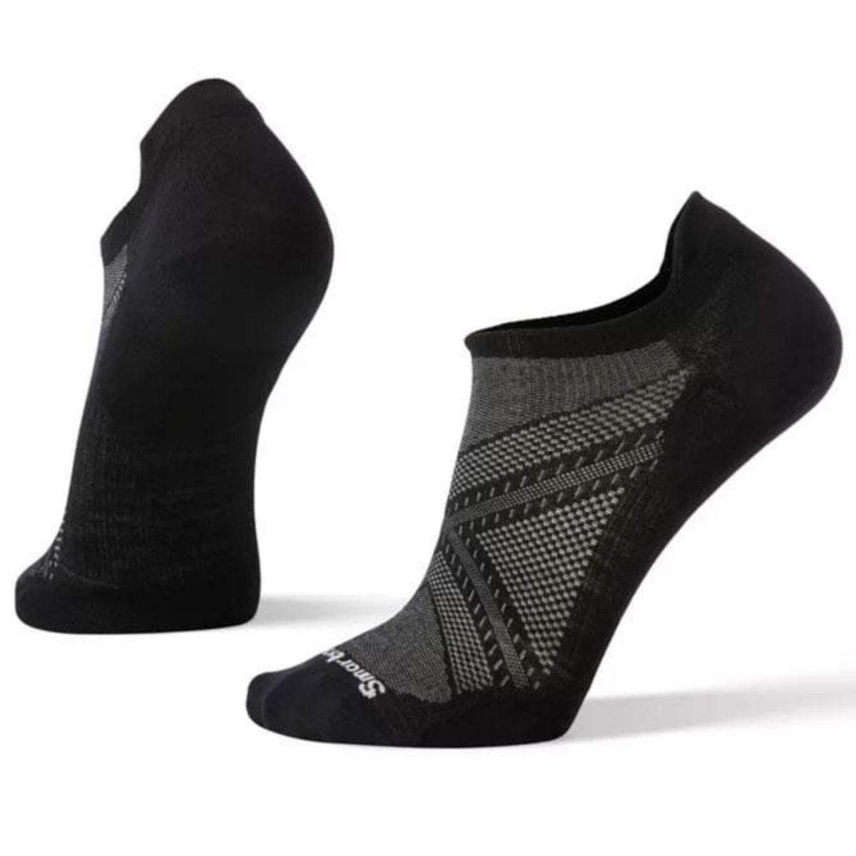 Smartwool Run Zero Cushion Low Ankle men&#39;s sock featuring black sock shown on display feet.