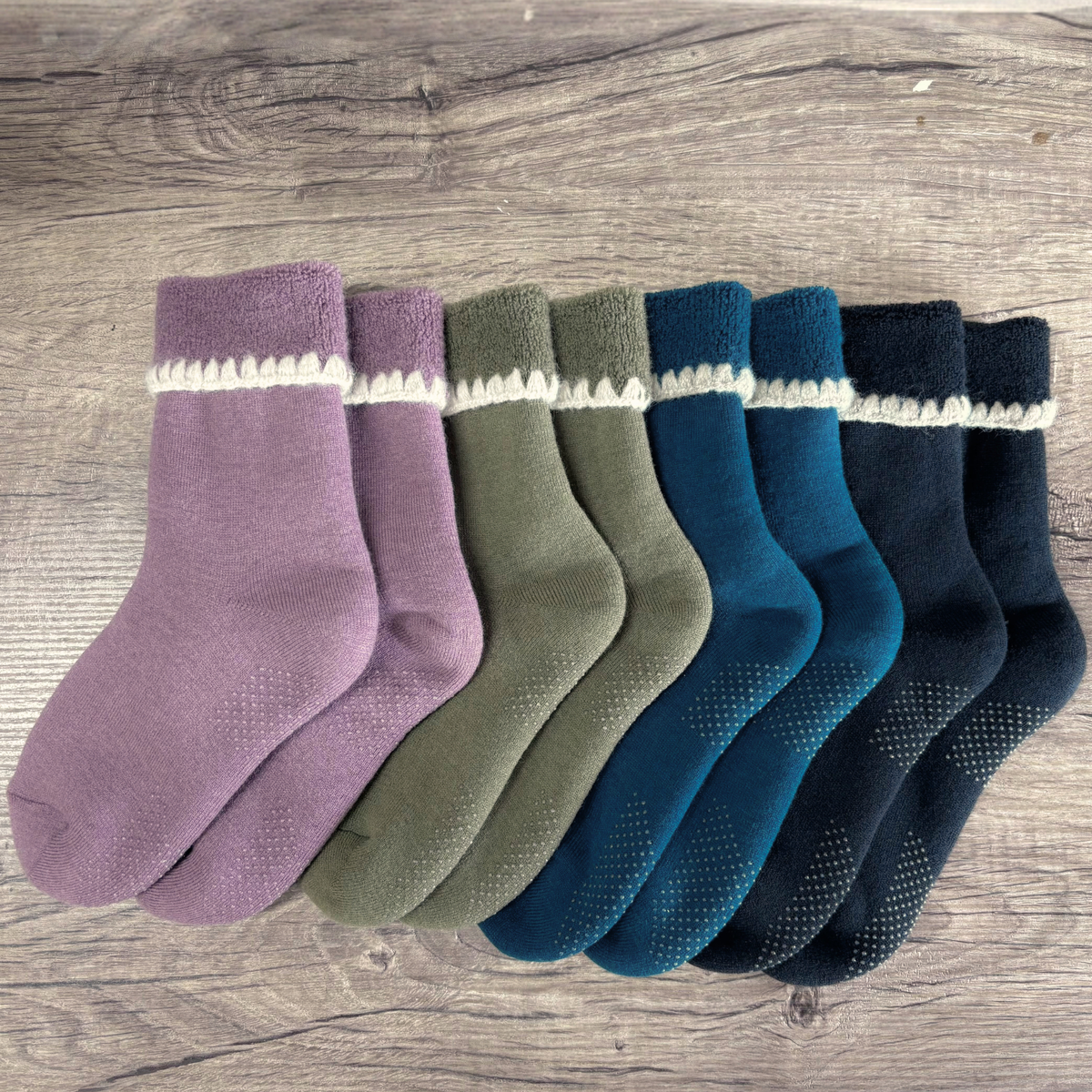 Cherrystone/Handcrafted Wool Slipper Cuff Socks| Modern Earth| Grips| M