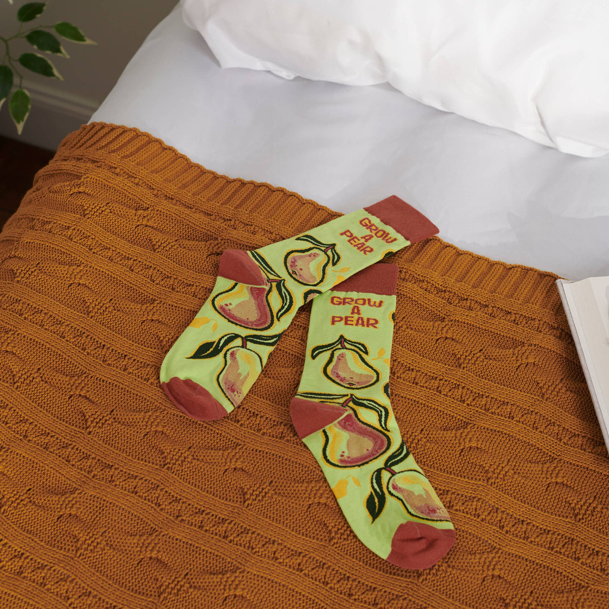 Primitives By Kathy/Grow A Pear Socks