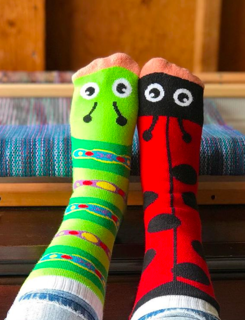 Pals/Ladybug & Caterpillar Fun Mismatched Socks for Adults