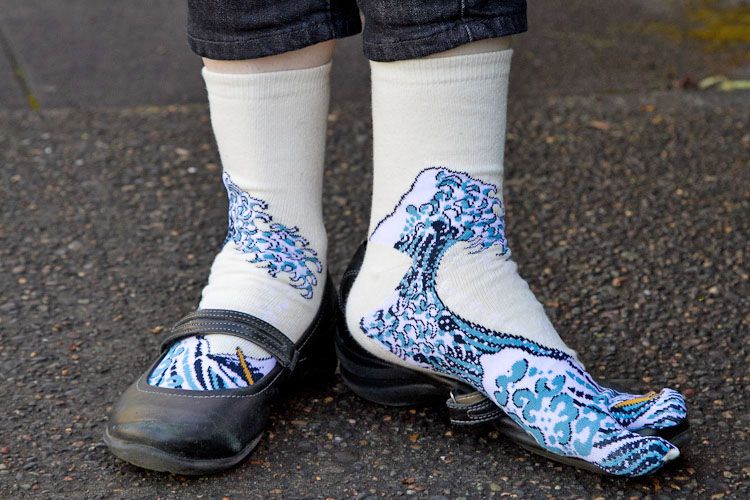 Socks Up Hokusai women's and men's toe sock - Village Sock Shop